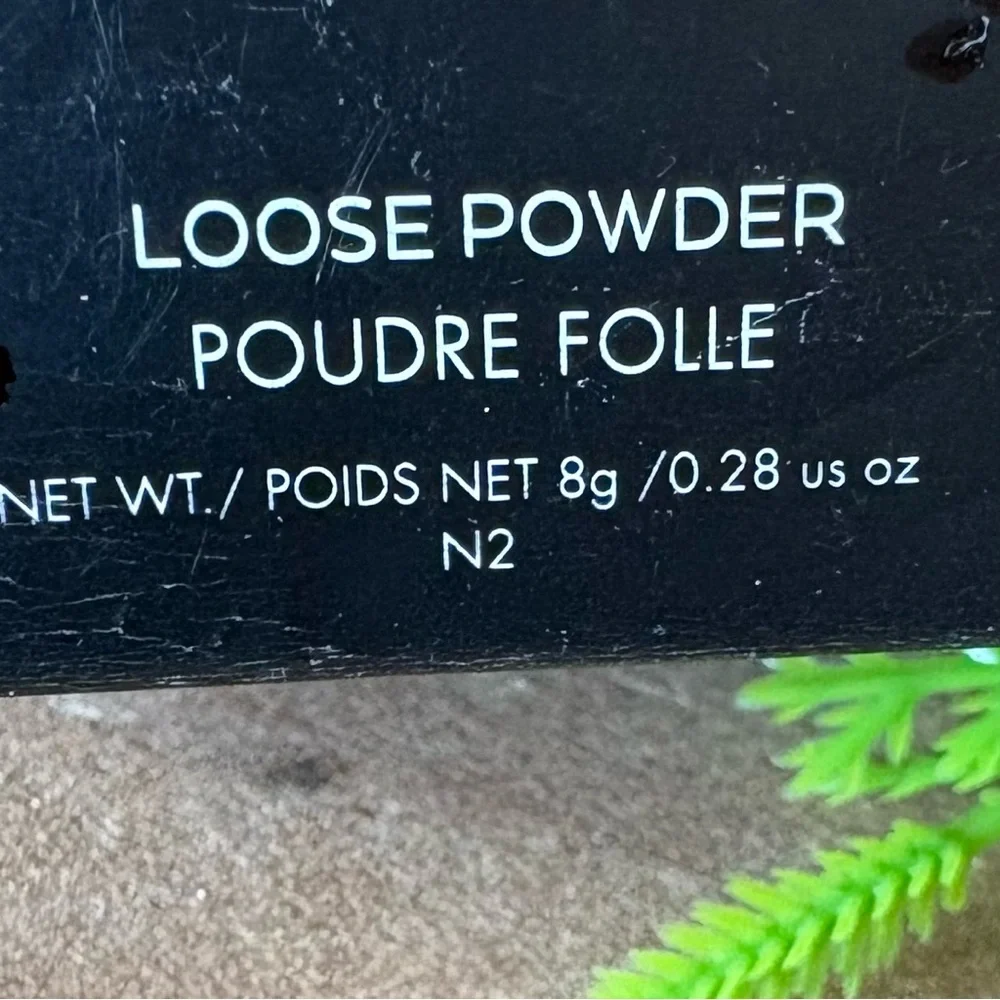 5/$30 V. KOSMETIK Lightweight Powder - Cool Neutral 8g / 0.28 us oz NWT